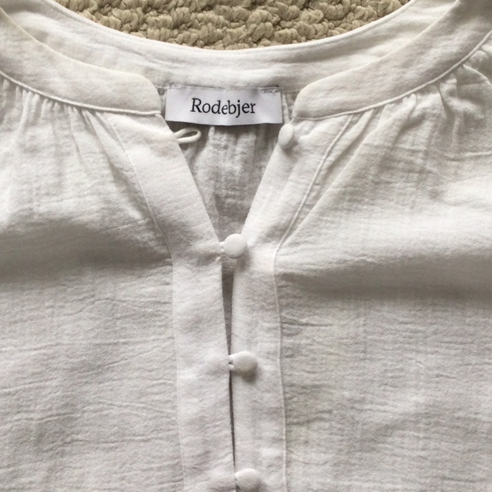 White cotton blouse - Picture 2 of 8